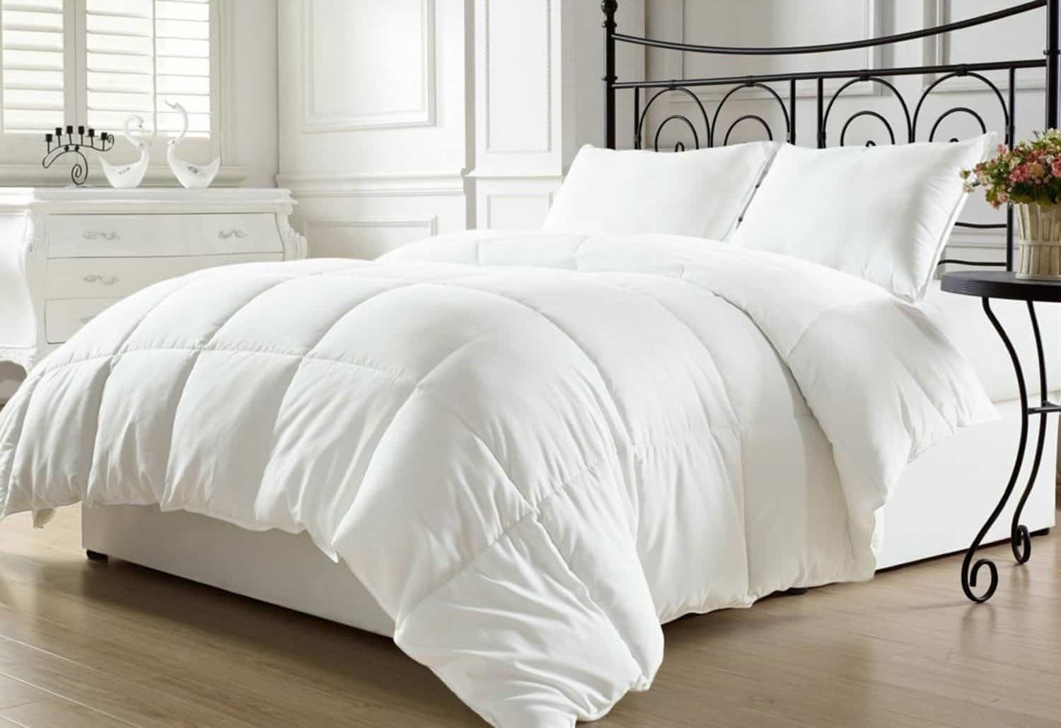 5 Best Down Alternative Comforters - Reviews & Top Picks